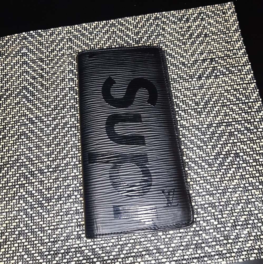 Louis Vuitton x Supreme Brazza Wallet